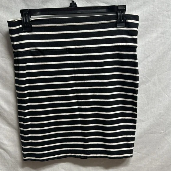Forever 21 | Black & White Striped Stretchy Skirt | Size Large - Picture 3 of 6